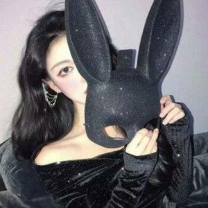 Meet your Posher, Holly